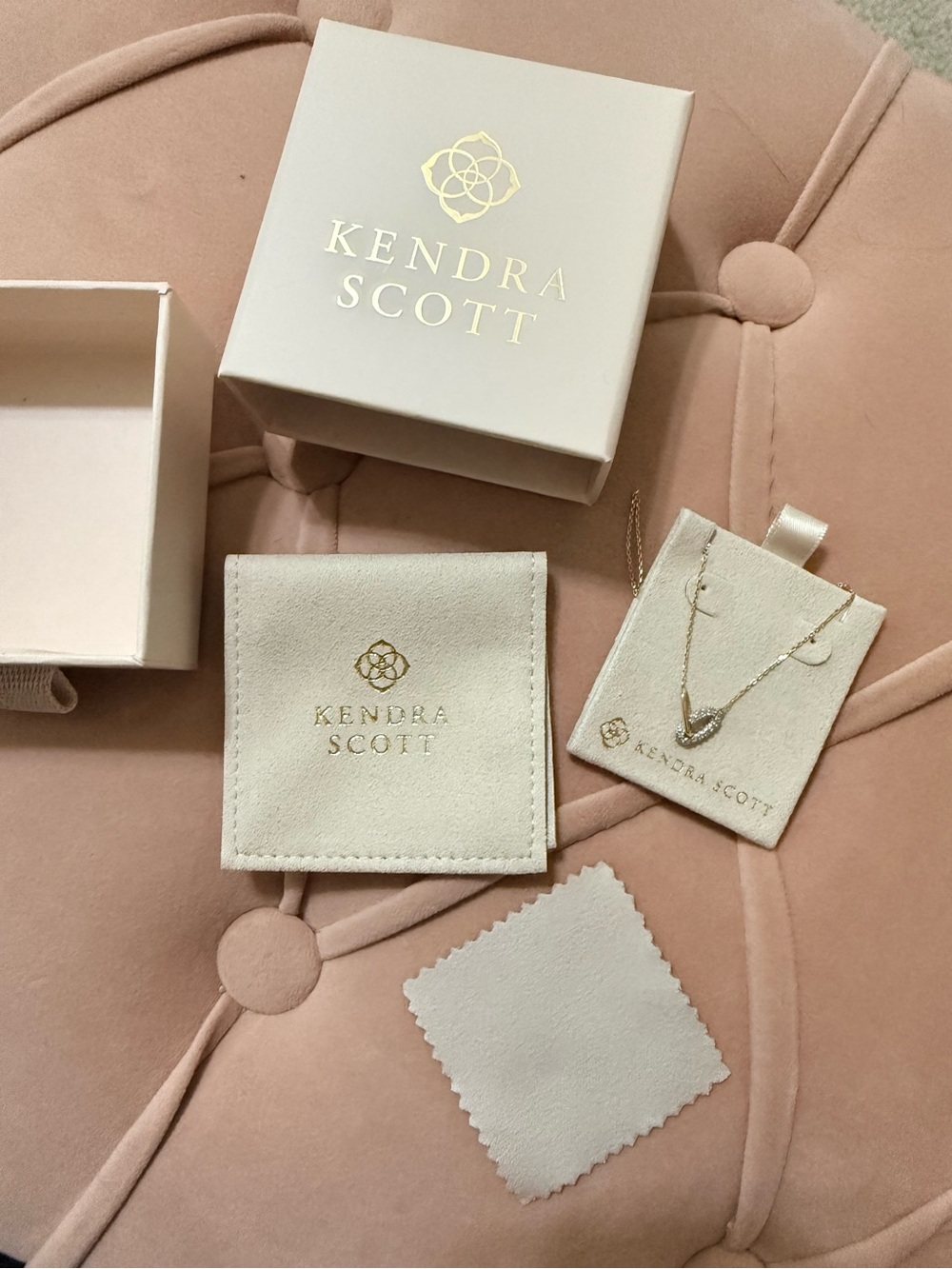 Kendra Scott Elisa 14k Yellow Gold Interlocking Pendant Necklace White Diamond - Picture 2 of 12
